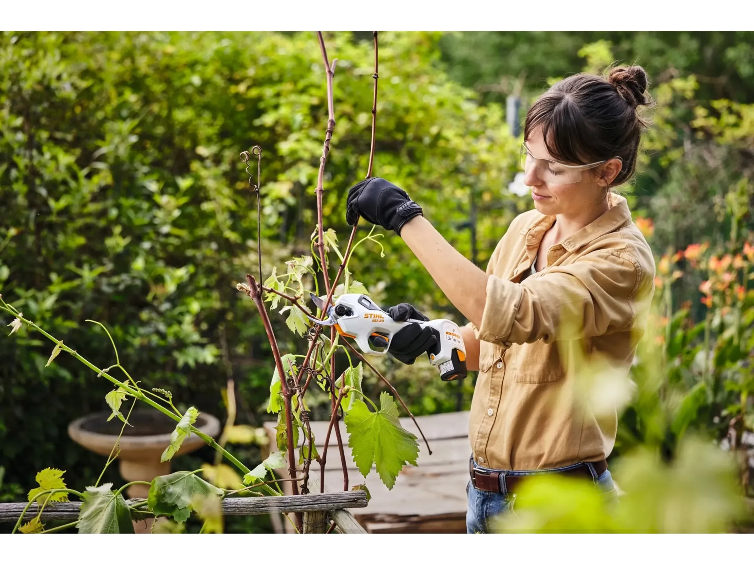 Stihl ASA 20 Akku-Astschere Set mit Akku AS 2 und Ladegerät AL 1