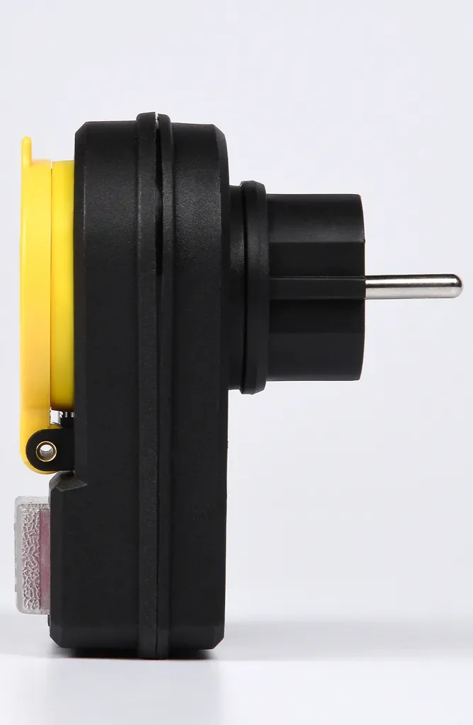HEITECH Schaltbarer Schuko Zwischenstecker für Außenbereich